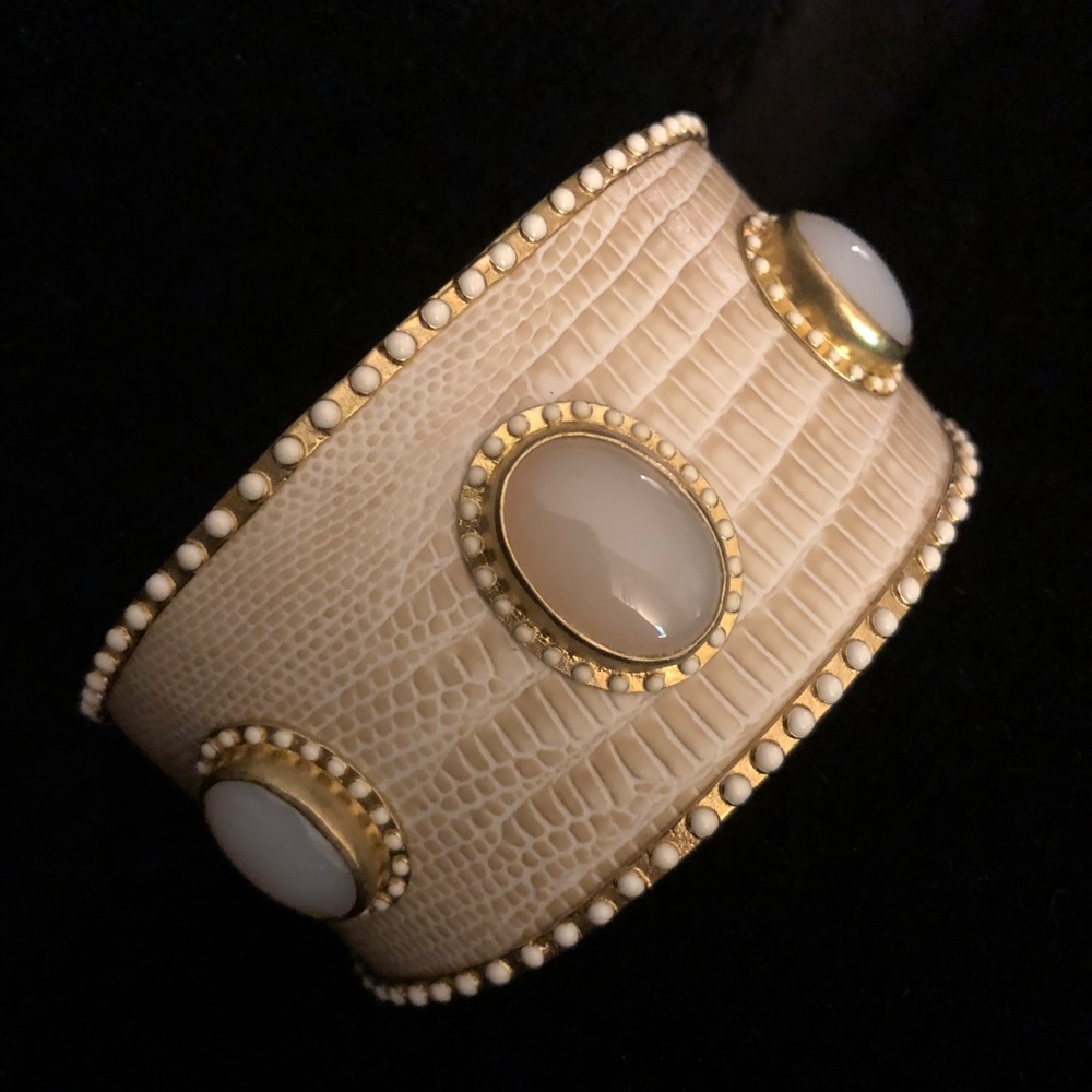 Bianca cuff